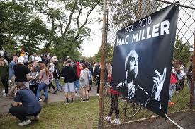 Mac Millers fans celebrate his life at memorial