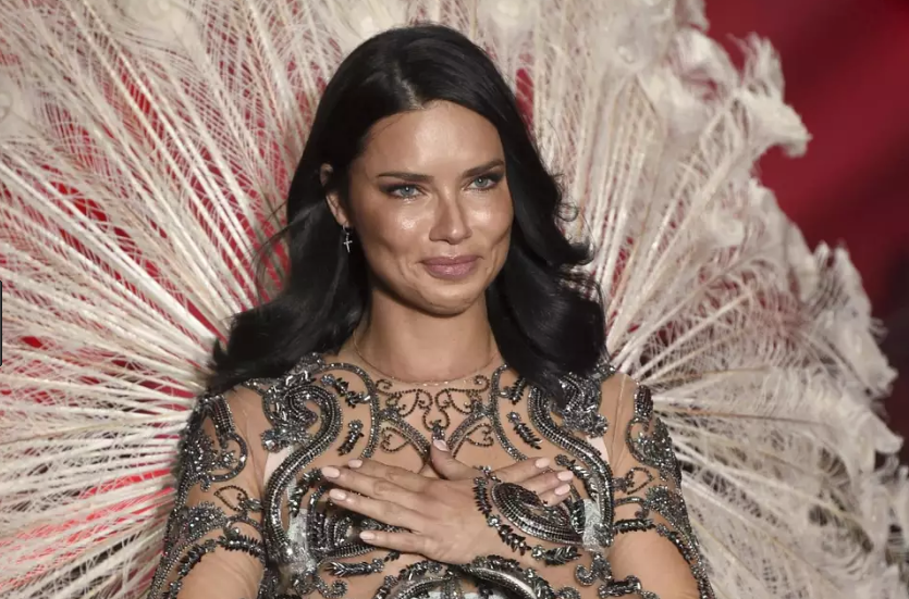 Adriana Lima, Victorias Secret Angel for 18 years, takes her final walk down the runway (courtesy of Evening Standard).