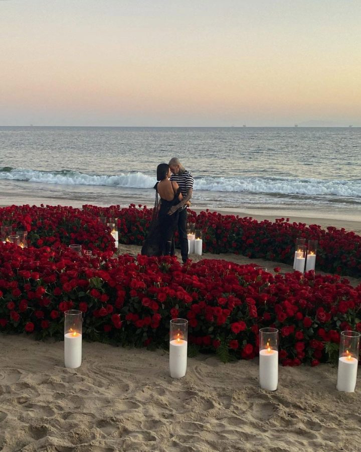 Kourtney Kardashian Travis Barker engaged

https://www.instagram.com/p/CVJzKB2FGUq/

Credit: Kourtney Kardashian/Instagram