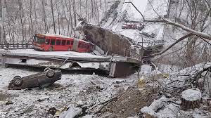 The Forbes Avenue Bridge after the collapse
Credit: reuters.com