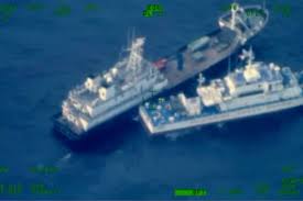 Chinese boat colliding with Philippine boat on Sunday, October 23