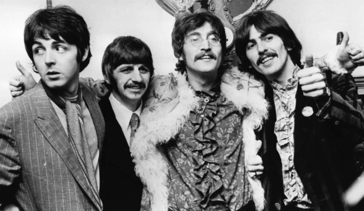 The+Beatles.+From+left+to+right%2C+Paul+McCartney%2C+Ringo+Starr%2C+John+Lennon+and+George+Harrison.