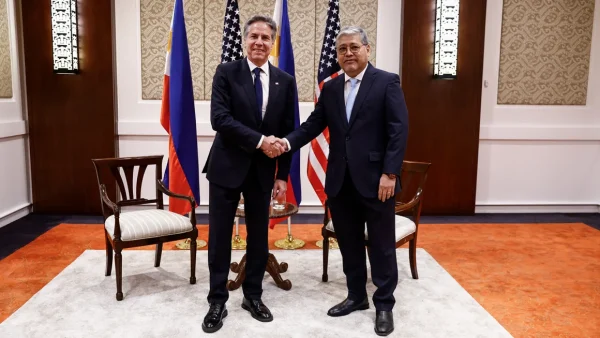 U.S. Secretary of State meets with Philippine Secretary of Foreign affairs.  Credit to CNN.