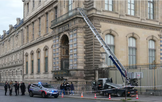 French Police investigating the scene of crime, in the photo we see the ladder the thieves used to break in.